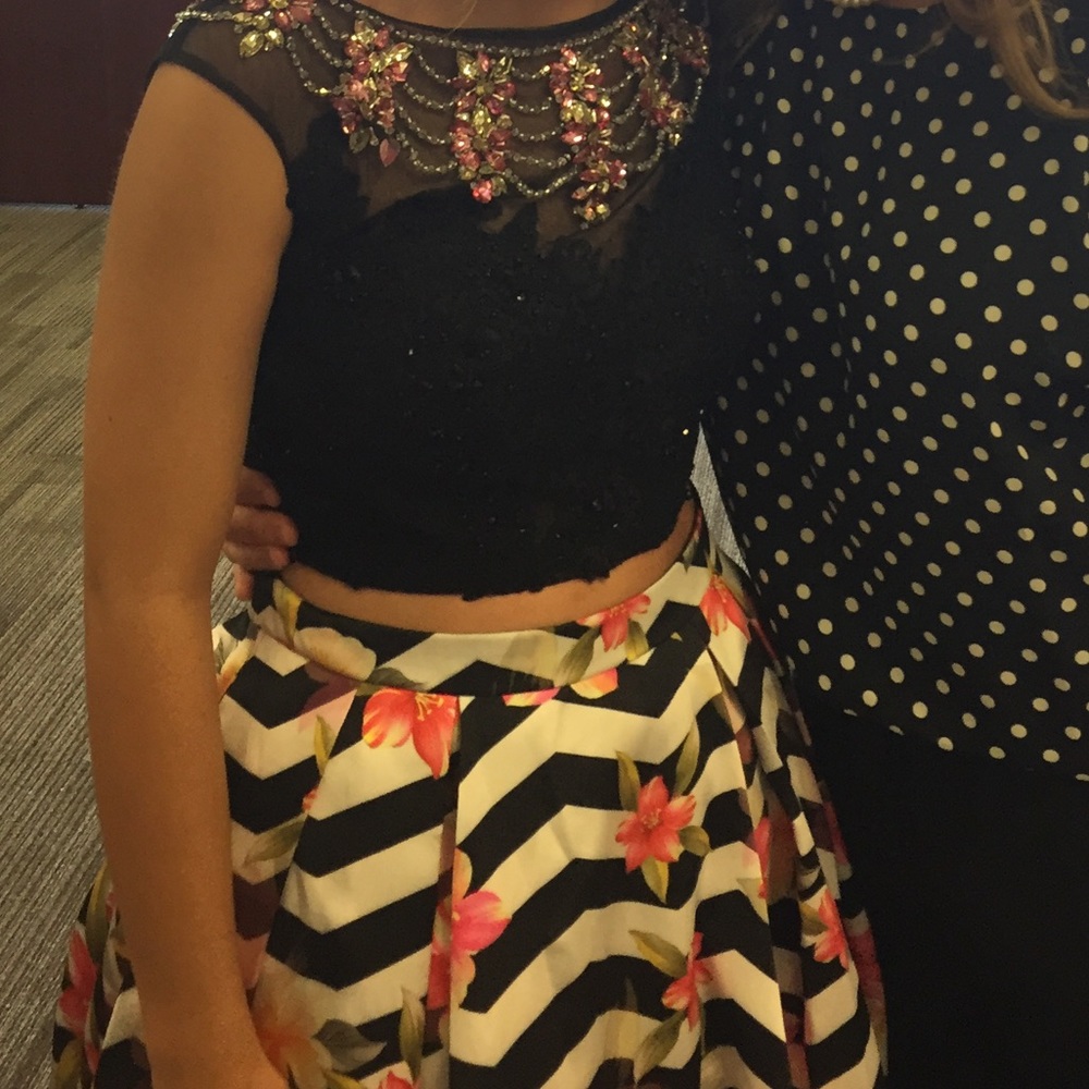 prom dress - Picture 4 of 4